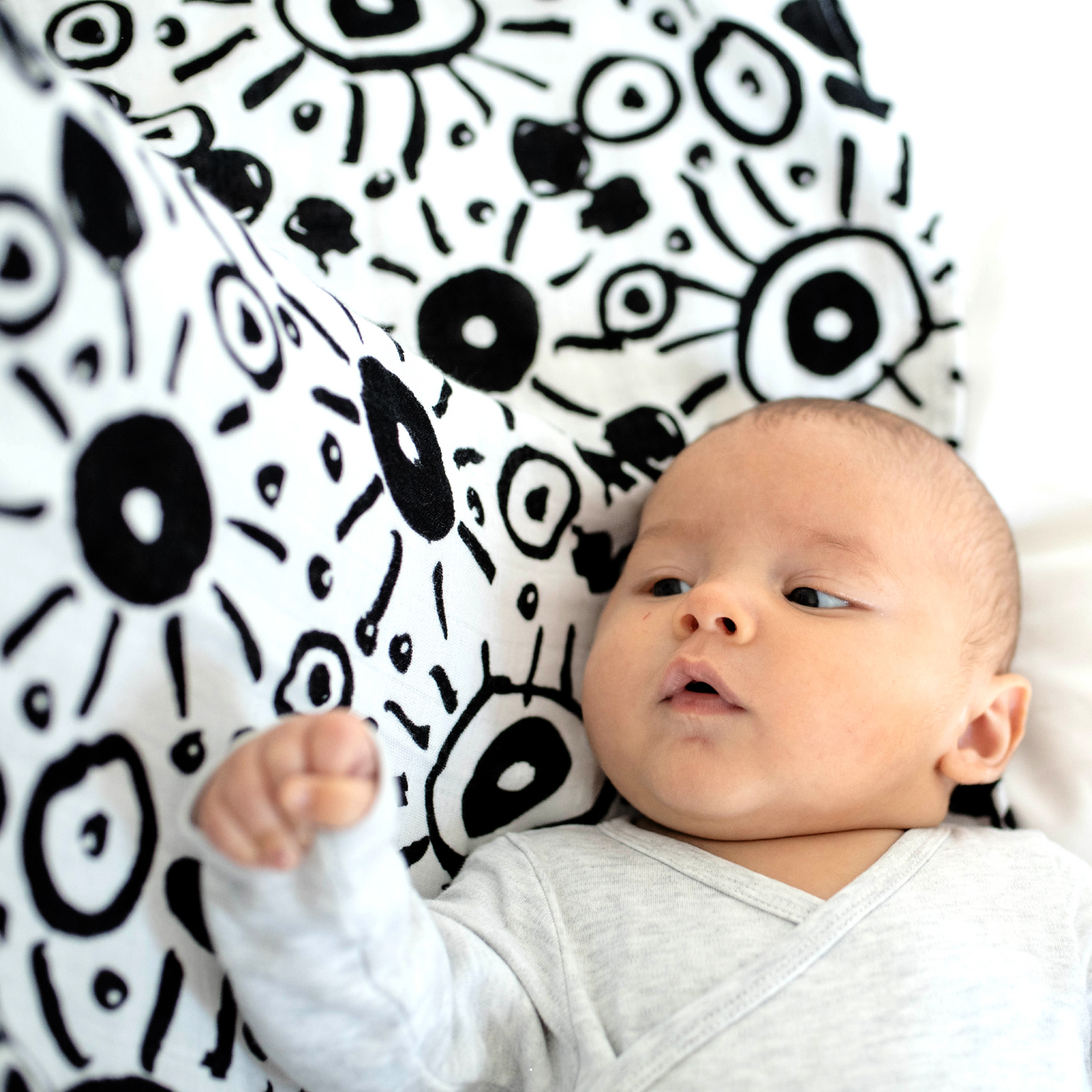 XL EYES MUSLIN - for newborn to 4 months old babies - SAMPLE SALE (UNBOXED)