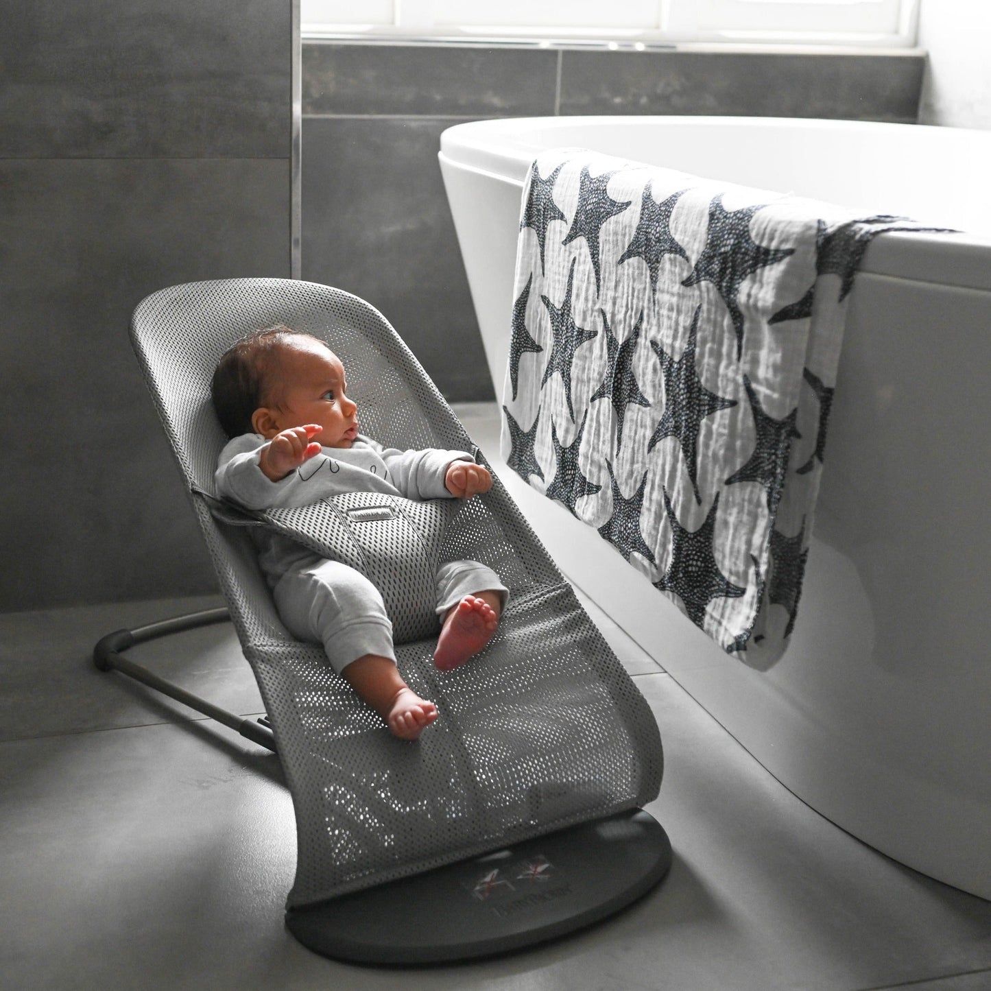 XL STARFISH MUSLIN - birth to 4 months