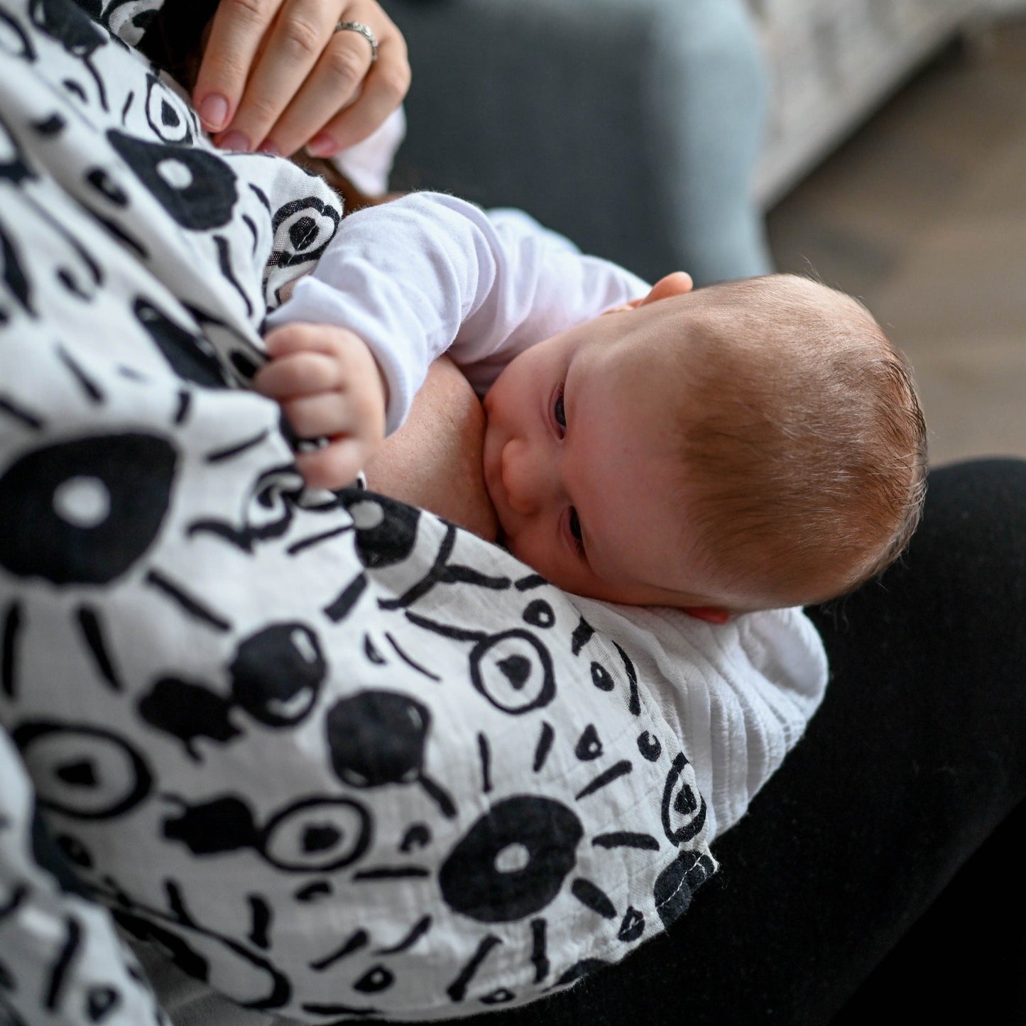 XL EYES MUSLIN - for newborn to 4 months old babies - SAMPLE SALE (UNBOXED)