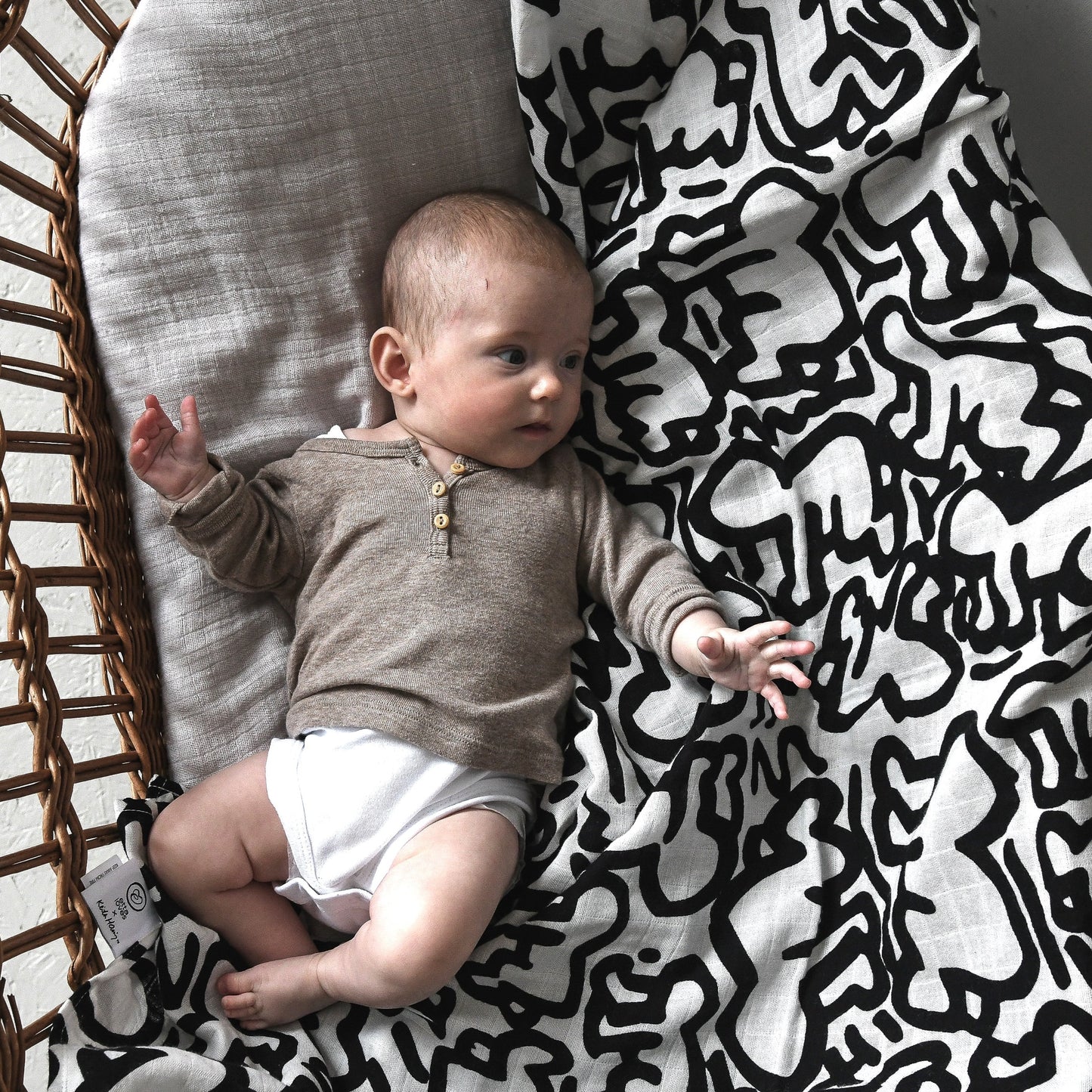 ETTA LOVES x KEITH HARING MUSLIN BLANKET - reversible newborn to 4 months / 5+ months - SAMPLE SALE