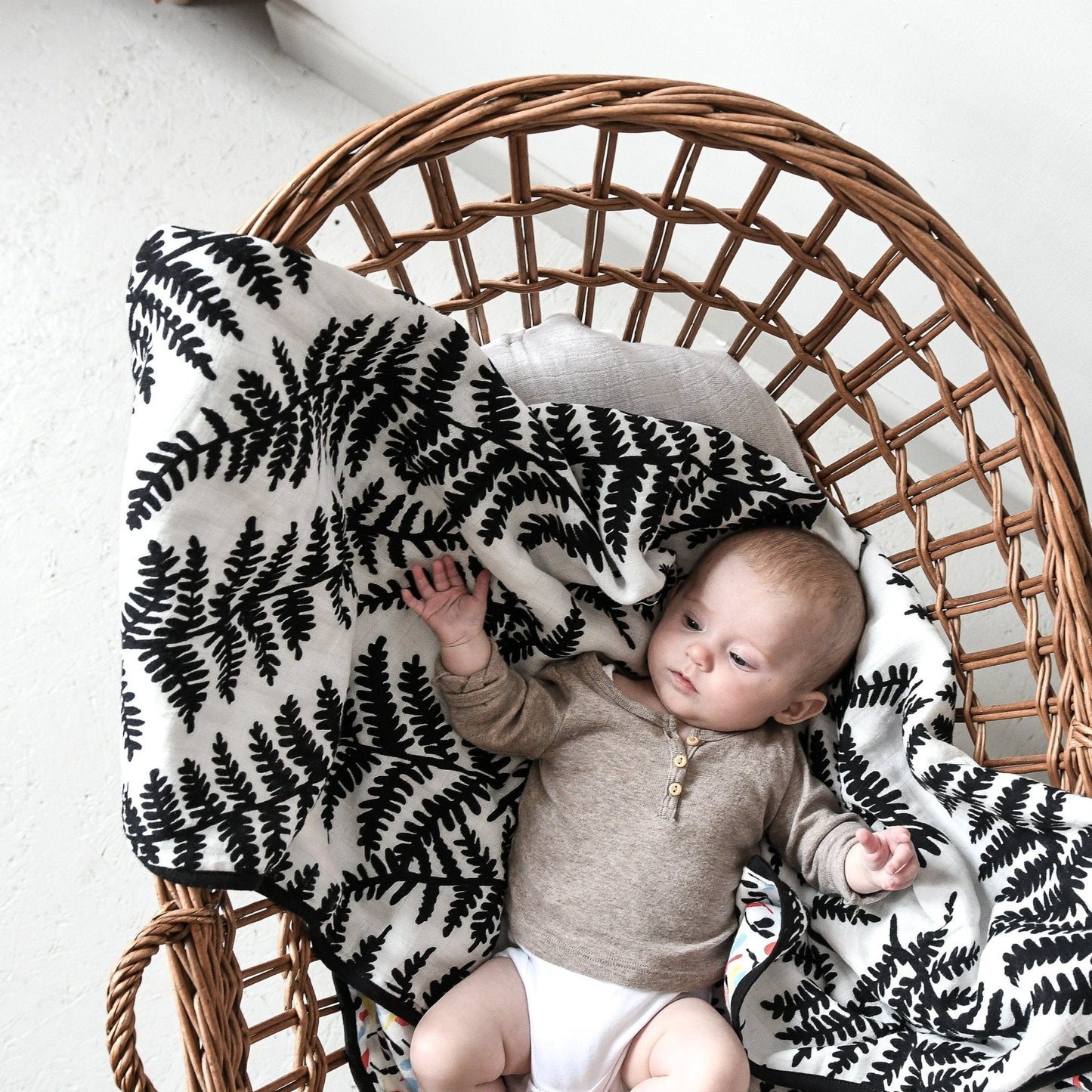 PLANT PRINT MUSLIN BLANKET - reversible - birth to 12 months